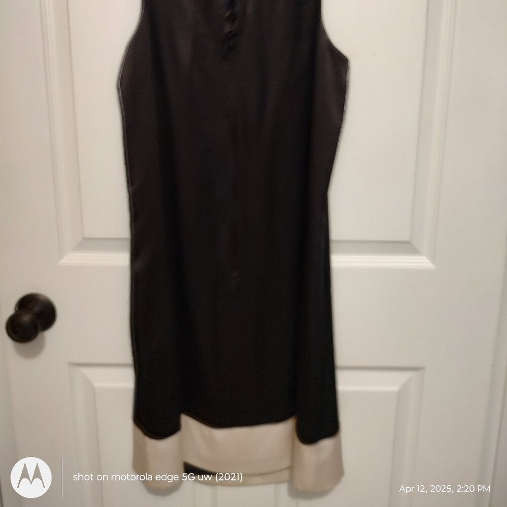 WHITE HOUSE BLACK MARKET COLUMN DRESS SILK SLVLS LINED BLACK W/IVORY BAND SZ 6
